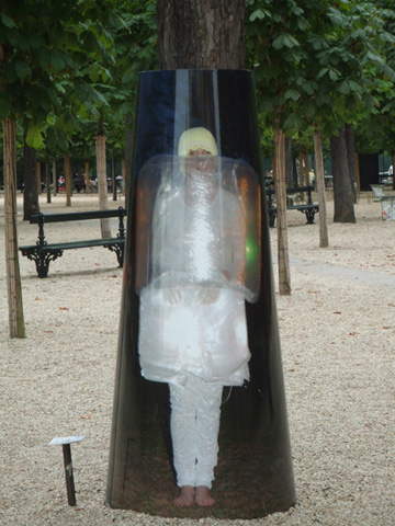 瑞士藝術家Verene Lafargue 相片影像裝置 「FOFOvigie」 2006年作品。