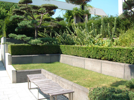 整座公園在最具現代化的建築規劃裡，形成自然建築或建築自然。