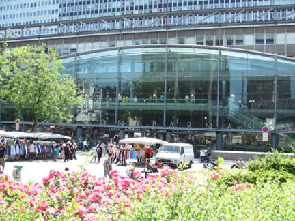 蒙巴納斯火車站(Gare Montparnasse)是巴黎最現代化的火車站。