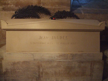 法國第一次世界大戰其間著名政論家瓊 諾黑斯(Jean Jaures)儉樸的墓柩。